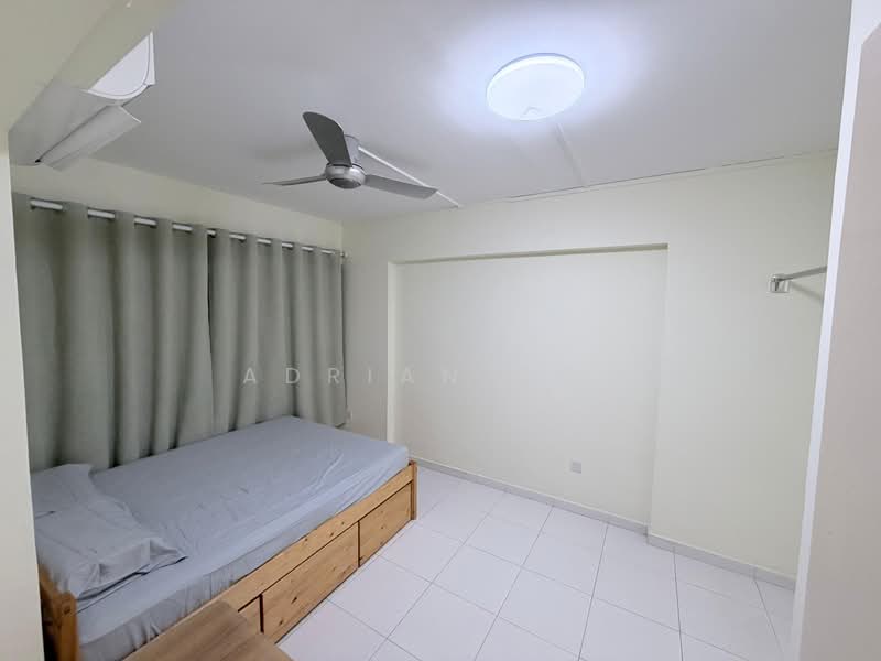688B Choa Chu Kang Drive, 688B Choa Chu Kang Drive, Room Rental, 200 sqft, HDB Flat For Rent, by Adrian Ooi, 500165543 - Bedroom - PropertyGuru.com.sg