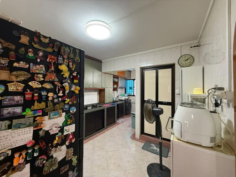 639 Jurong West Street 61, 639 Jurong West Street 61, 3 Bedrooms, 1,076 sqft, HDB Flat For Sale, by Julia Yeo 杨舒慧, 500165547 - Kitchen - PropertyGuru.com.sg
