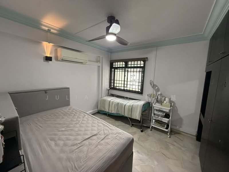 639 Jurong West Street 61, 639 Jurong West Street 61, 3 Bedrooms, 1,076 sqft, HDB Flat For Sale, by Julia Yeo 杨舒慧, 500165547 - Bedroom - PropertyGuru.com.sg