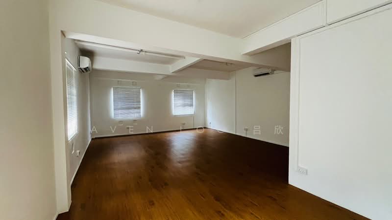 Freehold no gst no maintenance renovated, , 800 sqft, Office For Sale, by Laven Loo 吕欣颐, 500165555 - CommercialGuru.com.sg