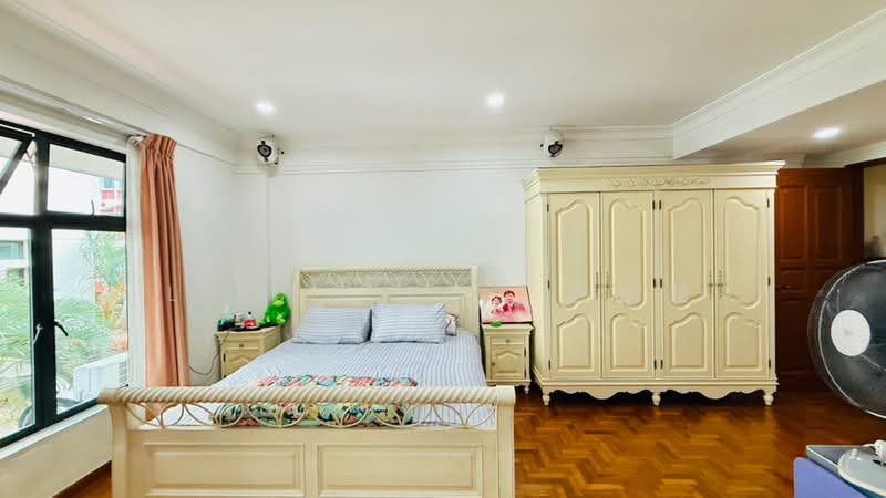 5 mins to mrt freehold semi d 3 storeys, , 7 Bedrooms, 3,477 sqft, Semi-Detached House For Sale, by Laven Loo 吕欣颐, 500165560 - PropertyGuru.com.sg