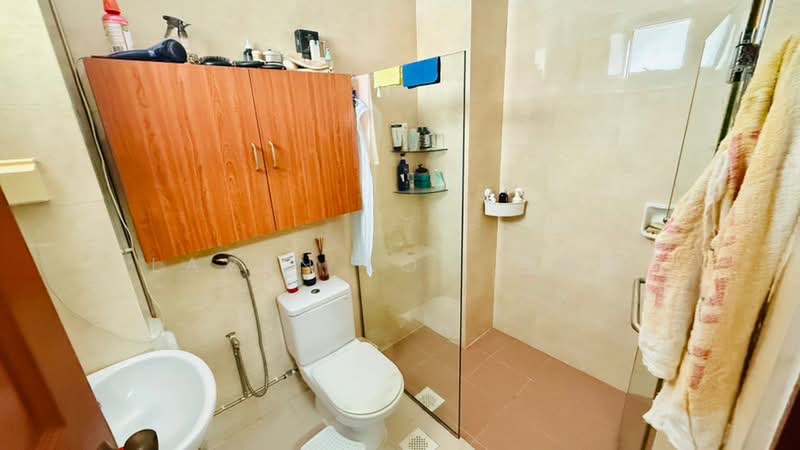 5 mins to mrt freehold semi d 3 storeys, , 7 Bedrooms, 3,477 sqft, Semi-Detached House For Sale, by Laven Loo 吕欣颐, 500165560 - PropertyGuru.com.sg