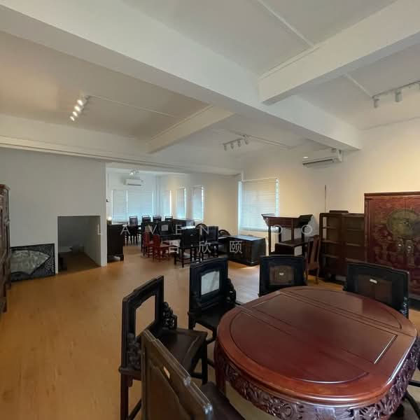 Freehold showroom industrial for sale, , 800 sqft, Office For Sale, by Laven Loo 吕欣颐, 500165563 - CommercialGuru.com.sg
