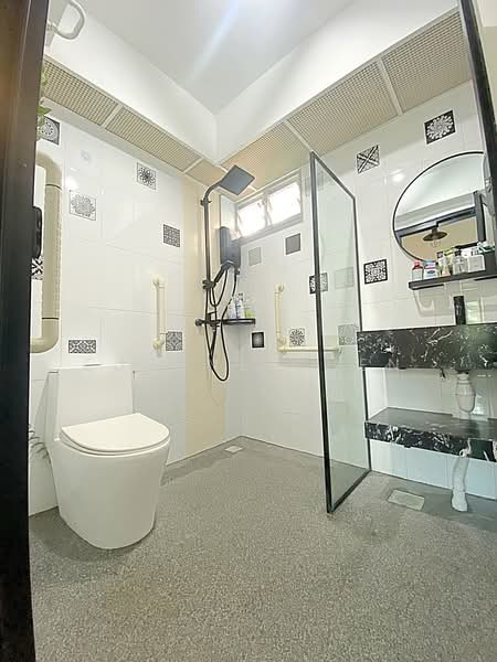 104C Canberra Street, 104C Canberra Street, 3 Bedrooms, 1,001 sqft, HDB Flat For Sale, by Eugene Chen, 500165573 - Bathroom - PropertyGuru.com.sg