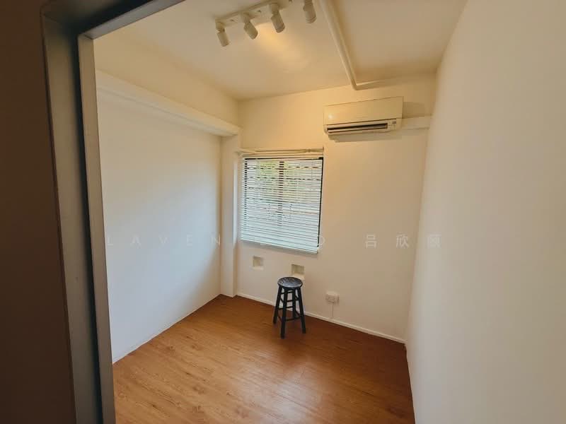 Near Mattar Mrt no gst immediate renovated with washroom, , 800 sqft, Office For Rent, by Laven Loo 吕欣颐, 500165574 - CommercialGuru.com.sg