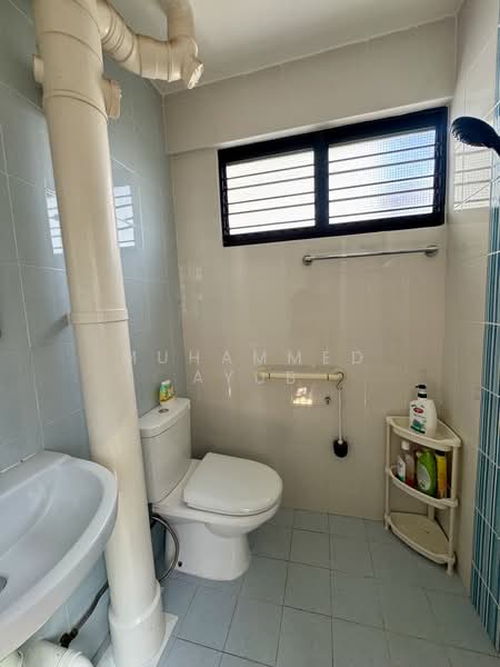 215 Bukit Batok Street 21, 215 Bukit Batok Street 21, 1 Bedroom, 721 sqft, HDB Flat For Rent, by Muhammed Ayub, 500165589 - Bathroom - PropertyGuru.com.sg