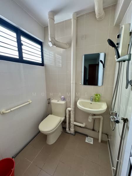 215 Bukit Batok Street 21, 215 Bukit Batok Street 21, 1 Bedroom, 721 sqft, HDB Flat For Rent, by Muhammed Ayub, 500165589 - Bathroom - PropertyGuru.com.sg