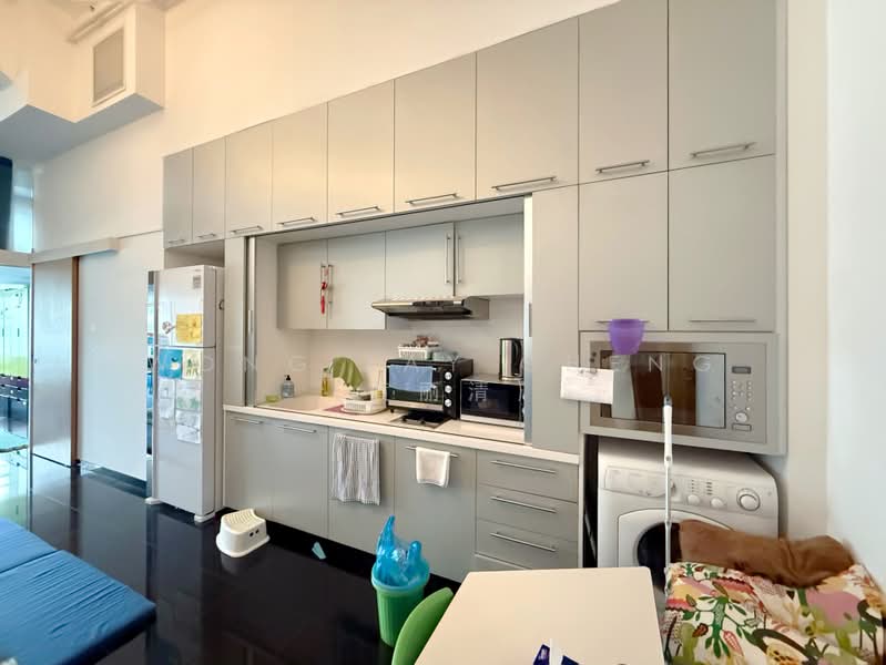 The Central, 8 Eu Tong Sen Street, Boat Quay / Raffles Place / Marina, 635 sqft, Office For Sale, by Wong Lay Cheng (黄丽清), 500165608 - Kitchen - CommercialGuru.com.sg