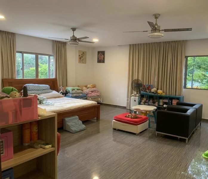 999 leasehold corner terrace house at Jalan Limbok, Jalan Limbok, 8 Bedrooms, 3,446 sqft, Terraced House For Sale, by Brian Toh, 500165610 - Bedroom - PropertyGuru.com.sg