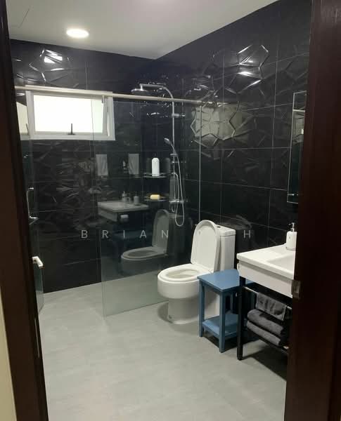 999 leasehold corner terrace house at Jalan Limbok, Jalan Limbok, 8 Bedrooms, 3,446 sqft, Terraced House For Sale, by Brian Toh, 500165610 - Bathroom - PropertyGuru.com.sg