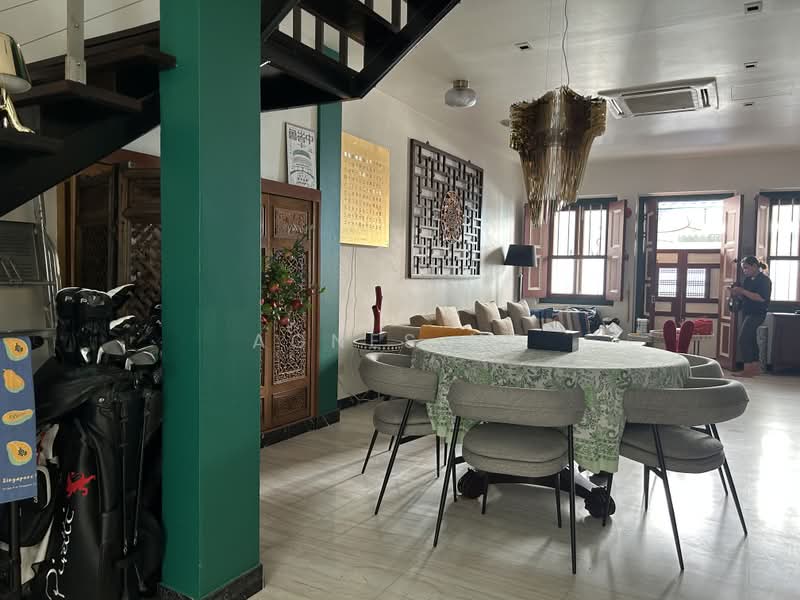 Conservation shophouse for residence / Home office, Spottiswoode, 2,100 sqft, Shop / Shophouse For Rent, by Agnes Ng, 500165621 - Living Room - CommercialGuru.com.sg