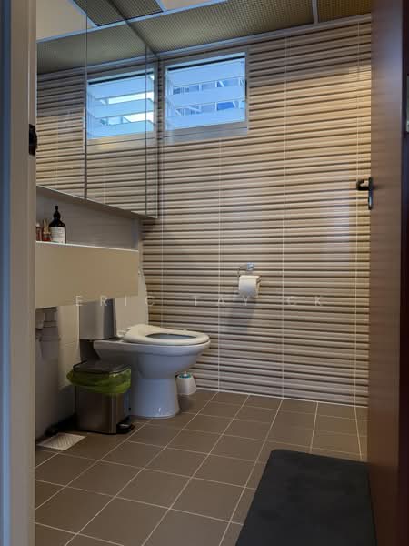 443C Bukit Batok West Avenue 8, 443C Bukit Batok West Avenue 8, 3 Bedrooms, 1,205 sqft, HDB Flat For Sale, by Eric Tay CK, 500165630 - Master Bathroom - PropertyGuru.com.sg