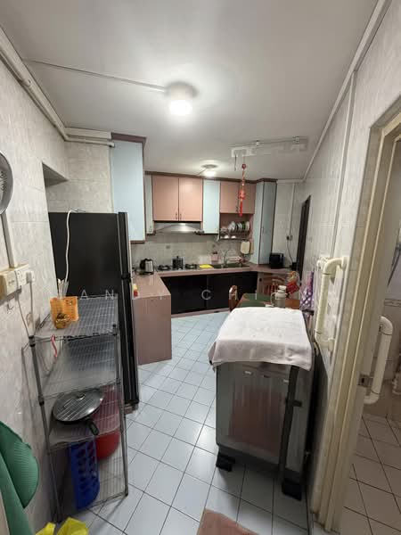 649A Jurong West Street 61, 649A Jurong West Street 61, 3 Bedrooms, 980 sqft, HDB Flat For Rent, by Sandy Chieng, 500165642 - Kitchen - PropertyGuru.com.sg