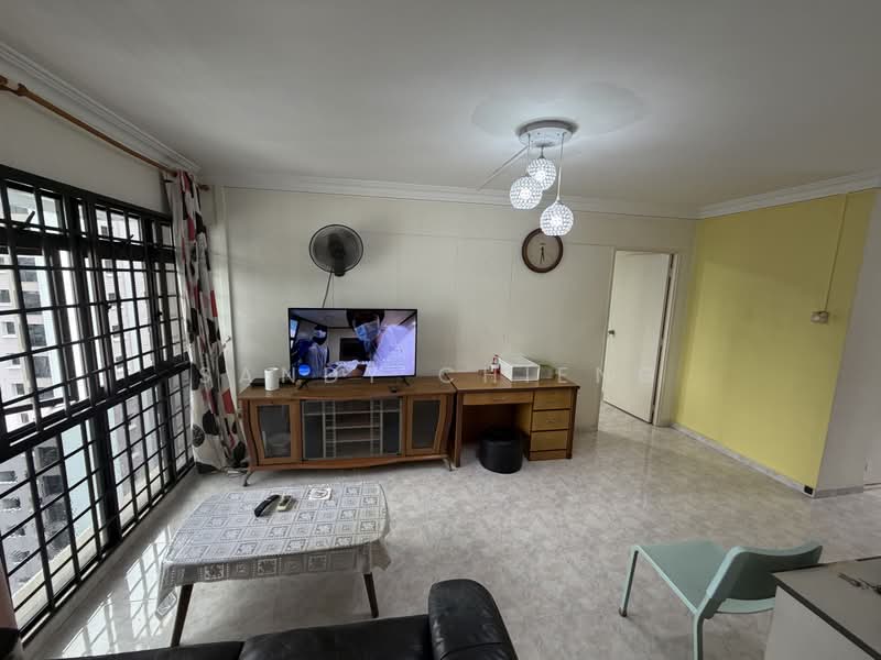 649A Jurong West Street 61, 649A Jurong West Street 61, 3 Bedrooms, 980 sqft, HDB Flat For Rent, by Sandy Chieng, 500165642 - Living Room - PropertyGuru.com.sg