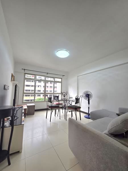 174B Hougang Avenue 1, 174B Hougang Avenue, 2 Bedrooms, 710 sqft, HDB Flat For Sale, by Fong Jian Hao, 500165643 - Living Room - PropertyGuru.com.sg