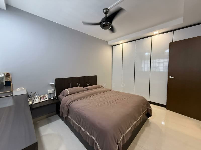 339 Jurong East Avenue 1, 339 Jurong East Avenue 1, 2 Bedrooms, 797 sqft, HDB Flat For Sale, by Ivy Yeo, 500165645 - Bedroom - PropertyGuru.com.sg