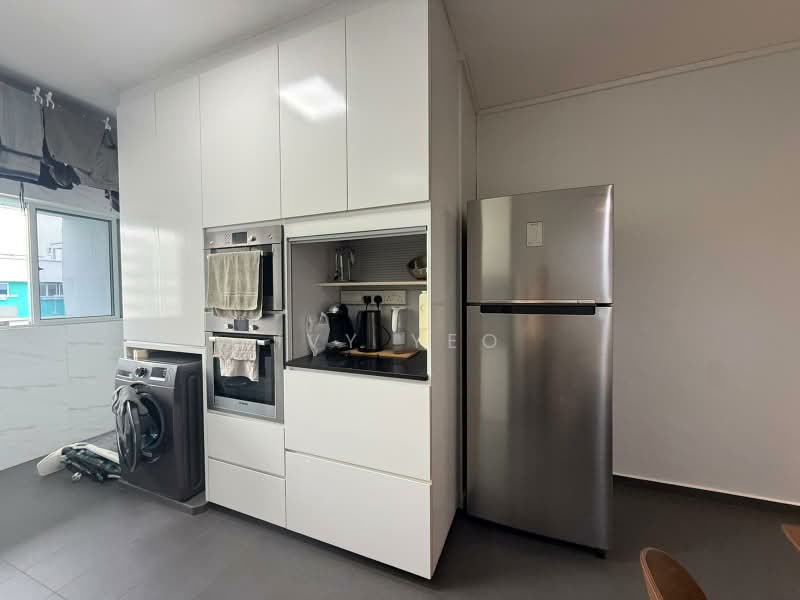 339 Jurong East Avenue 1, 339 Jurong East Avenue 1, 2 Bedrooms, 797 sqft, HDB Flat For Sale, by Ivy Yeo, 500165645 - Kitchen - PropertyGuru.com.sg