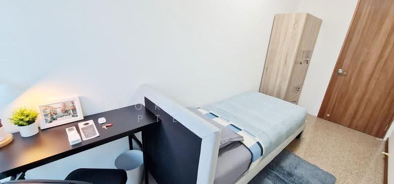 Queens, 10 Stirling Road, Alexandra / Commonwealth, Room Rental, 100 sqft, Condominium For Rent, by Bespoke Habitat Pte Ltd, 500165675 - 24-17 CR3 - PropertyGuru.com.sg