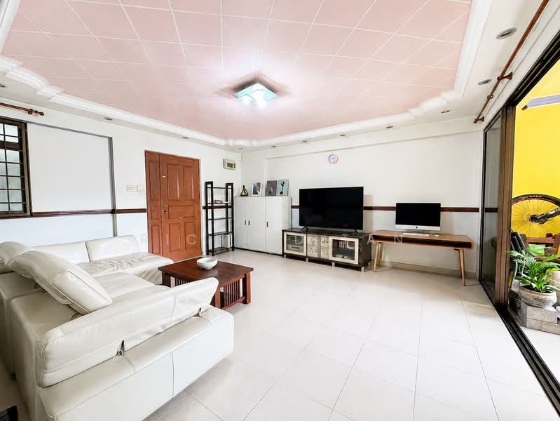 512 Woodlands Drive 14, 512 Woodlands Drive 14, 3 Bedrooms, 1,152 sqft, HDB Flat For Sale, by Richard Tan, 500165683 - Living Room - PropertyGuru.com.sg