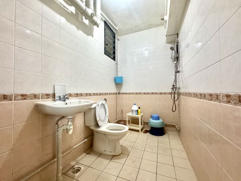 111A Depot Road, 111A Depot Road, 3 Bedrooms, 1,076 sqft, HDB Flat For Rent, by Faris Ar, 500165686 - Bathroom - PropertyGuru.com.sg