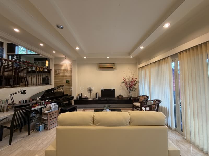 Mimosa Park, 27 Mimosa Road, 4 Bedrooms, 2,983 sqft, Corner Terrace For Sale, by Zachar Oh, 500165692 - Living Room - PropertyGuru.com.sg