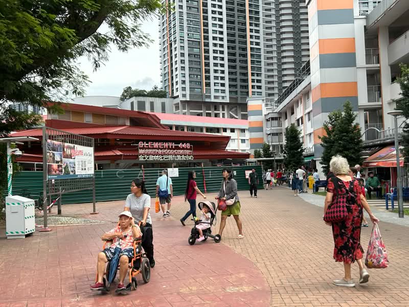 High footfall 449 Clementi Avenue 3 For Rent, 449 Clementi Avenue 3, 1,615 sqft, Shop / Shophouse For Rent, by Micah Lim 林益才, 500165693 - Exterior - CommercialGuru.com.sg