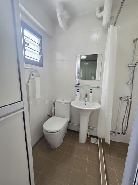 754 Yishun Street 72, 754 Yishun Street 72, 3 Bedrooms, 1,119 sqft, HDB Flat For Sale, by Apple Chee, 500165697 - Bathroom - PropertyGuru.com.sg