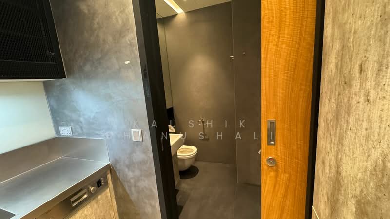 Havelock II, 2 Havelock Road, 1,259 sqft, Office For Rent, by Kaushik Bhanushali, 500165698 - Bathroom - CommercialGuru.com.sg