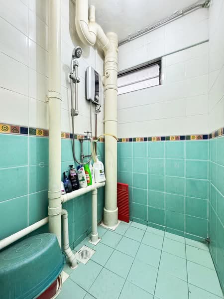 20 Dover Crescent, 20 Dover Crescent, 2 Bedrooms, 699 sqft, HDB Flat For Sale, by Clement Tan, 500165712 - Bathroom - PropertyGuru.com.sg