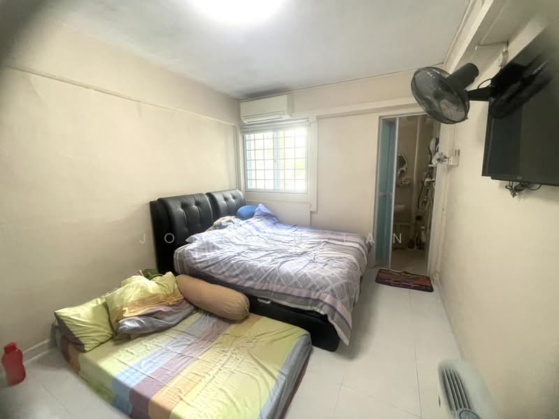 715 Clementi West Street 2, 715 Clementi West Street 2, 2 Bedrooms, 731 sqft, HDB Flat For Sale, by Jocelyn Tan, 500165717 - Bedroom - PropertyGuru.com.sg