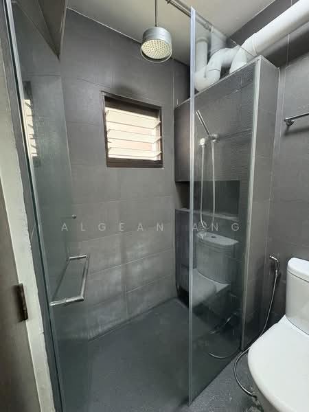 815 Jellicoe Road, 815 Jellicoe Road, 3 Bedrooms, 990 sqft, HDB Flat For Rent, by Algean Ang, 500165720 - Bathroom - PropertyGuru.com.sg