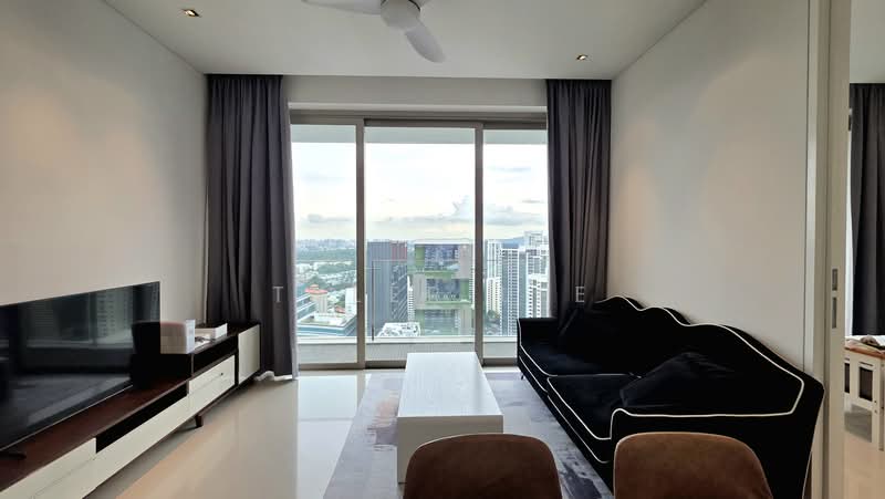 Scotts Square, 8 Scotts Road, 1 Bedroom, 624 sqft, Condominium For Sale, by Tyler Lee, 500165724 - Living Room - PropertyGuru.com.sg