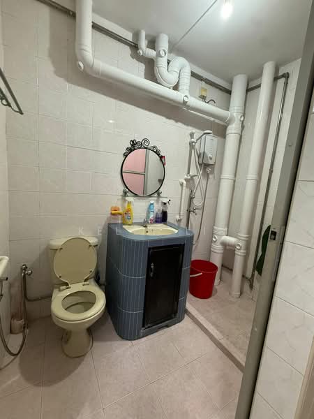36 Jalan Rumah Tinggi, 36 Jalan Rumah Tinggi, 2 Bedrooms, 1,292 sqft, HDB Flat For Rent, by Kelly Lim, 500165730 - Bathroom - PropertyGuru.com.sg