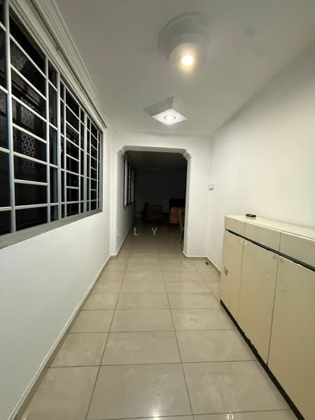36 Jalan Rumah Tinggi, 36 Jalan Rumah Tinggi, 2 Bedrooms, 1,292 sqft, HDB Flat For Rent, by Kelly Lim, 500165730 - Corridor - PropertyGuru.com.sg
