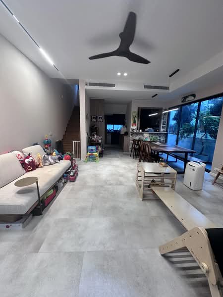 Belgravia Green, Belgravia Drive, 5 Bedrooms, 3,294 sqft, Cluster House For Sale, by Andy Tan, 500165736 - Living Room - PropertyGuru.com.sg