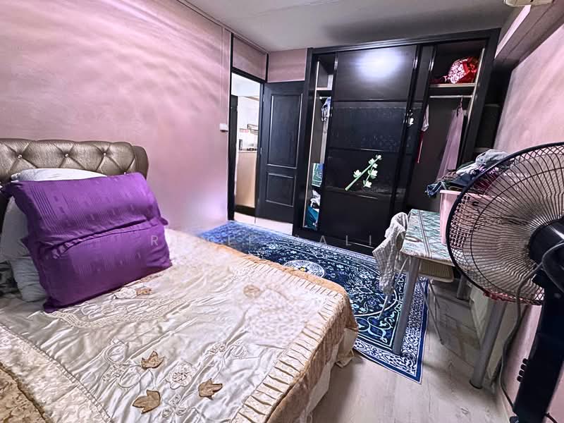898 Tampines Street 81, 898 Tampines Street 81, 2 Bedrooms, 786 sqft, HDB Flat For Sale, by Renie Jalil, 500165738 - Bedroom - PropertyGuru.com.sg