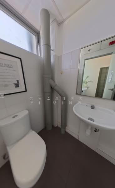 Mega@Woodlands, 39 Woodlands Close, 2,174 sqft, Light Industrial (B1) For Sale, by Charles Yi Ming, 500165741 - Bathroom - CommercialGuru.com.sg