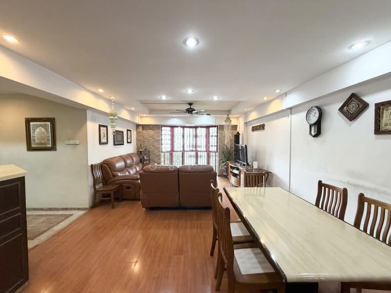 639 Choa Chu Kang Street 64, 639 Choa Chu Kang Street 64, 4 Bedrooms, 1,324 sqft, HDB Flat For Sale, by Toby Aw, 500165742 - Living Room - PropertyGuru.com.sg