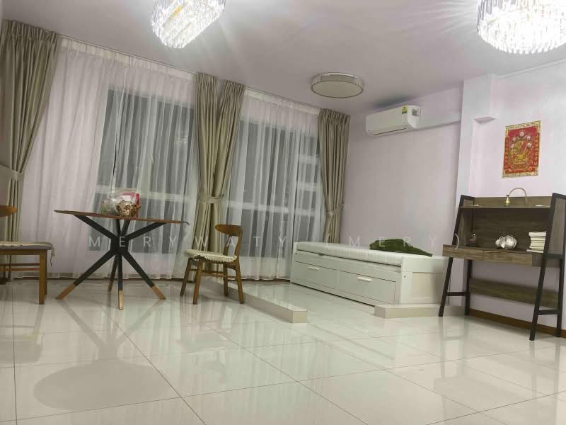 43 Margaret Drive, 43 Margaret Drive, Room Rental, 300 sqft, HDB Flat For Rent, by Merywaty (Mery), 500165743 - Living Room - PropertyGuru.com.sg