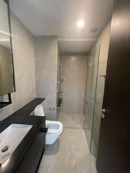 Park Colonial, 10 Woodleigh Lane, 2 Bedrooms, 667 sqft, Condominium For Rent, by VINCENT LYE, 500165765 - Bathroom - PropertyGuru.com.sg