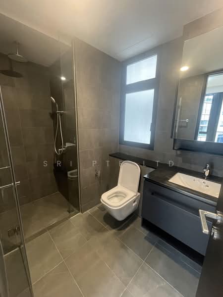 Park Colonial, 10 Woodleigh Lane, 2 Bedrooms, 667 sqft, Condominium For Rent, by VINCENT LYE, 500165765 - Bathroom - PropertyGuru.com.sg