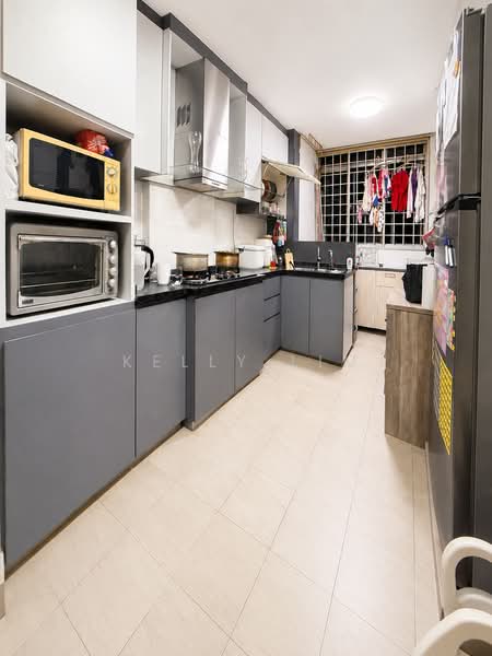 642 Hougang Avenue 8, 642 Hougang Avenue 8, 2 Bedrooms, 646 sqft, HDB Flat For Sale, by Kelly Lim, 500165775 - Kitchen - PropertyGuru.com.sg