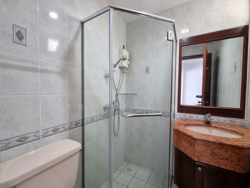 Hazel Park Condo, 15 Hazel Park Condo, 2 Bedrooms, 1,012 sqft, Condominium For Sale, by Toh Benson, 500165776 - PropertyGuru.com.sg