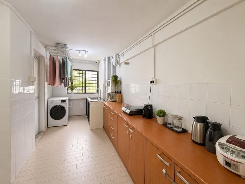 259 Bukit Batok East Avenue 4, 259 Bukit Batok East Avenue 4, 2 Bedrooms, 742 sqft, HDB Flat For Sale, by Rosalind Teo, 500165778 - PropertyGuru.com.sg