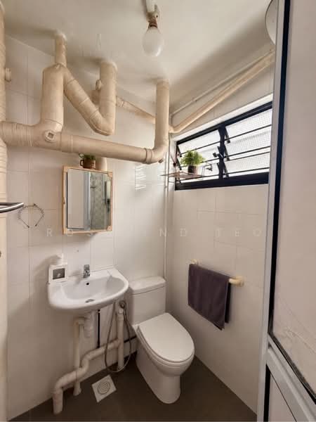 259 Bukit Batok East Avenue 4, 259 Bukit Batok East Avenue 4, 2 Bedrooms, 742 sqft, HDB Flat For Sale, by Rosalind Teo, 500165778 - PropertyGuru.com.sg