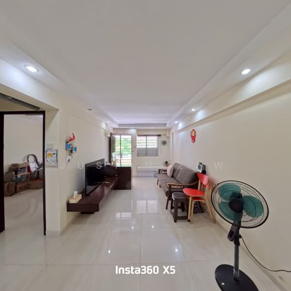 712 Bedok Reservoir Road, 712 Bedok Reservoir Road, 2 Bedrooms, 732 sqft, HDB Flat For Sale, by Justin Zaw, 500165779 - Living Room - PropertyGuru.com.sg
