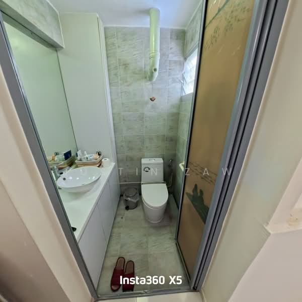712 Bedok Reservoir Road, 712 Bedok Reservoir Road, 2 Bedrooms, 732 sqft, HDB Flat For Sale, by Justin Zaw, 500165779 - Bathroom - PropertyGuru.com.sg