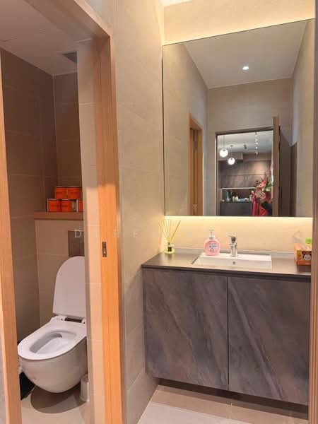 The Central, 8 Eu Tong Sen Street, 917 sqft, Office For Rent, by Derek Soh, 500165790 - CommercialGuru.com.sg