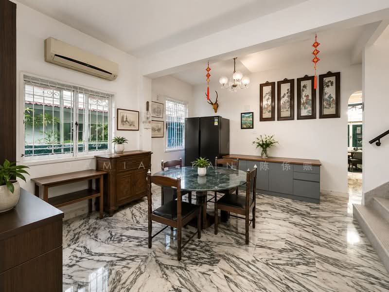 ⭐️1 KM TO SINGAPORE CHINESE GIRLS' PRIMARY SCH | NEAR BOTANIC GARDENS MRT & MARKET | RARE SEMI-D⭐️, Jalan Unggas University Bahasa Seni Ilmu Sejarah Tempua Kheam Hock Trevose Camborne Narooma Dalkeith Harlyn Berrima Merryn Shelford Watten Hillcrest Harom Setangkai Duke's Queen's King's Princess Wales Prince Duchess Coronation Greenwood Vanda Linden, 6 Bedrooms, 3,500 sqft, Semi-Detached House For Sale, by Damian Tan 陈係赈, 500165791 - Dining Room - PropertyGuru.com.sg