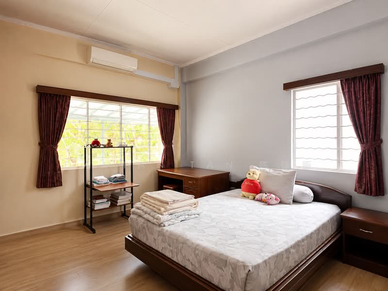⭐️1 KM TO SINGAPORE CHINESE GIRLS' PRIMARY SCH | NEAR BOTANIC GARDENS MRT & MARKET | RARE SEMI-D⭐️, Jalan Unggas University Bahasa Seni Ilmu Sejarah Tempua Kheam Hock Trevose Camborne Narooma Dalkeith Harlyn Berrima Merryn Shelford Watten Hillcrest Harom Setangkai Duke's Queen's King's Princess Wales Prince Duchess Coronation Greenwood Vanda Linden, 6 Bedrooms, 3,500 sqft, Semi-Detached House For Sale, by Damian Tan 陈係赈, 500165791 - Bedroom - PropertyGuru.com.sg